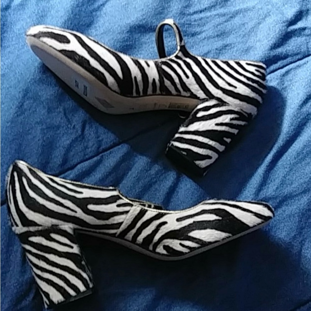 NWOB Dee Keller Pony Hair Zebra Mary Jane Shoes Size 7 Tags bottom of Shoes